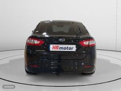 Ford Mondeo Titanium - Miniatura 3