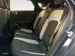 Kia Ceed 1.6 CRDi GT Line DCT 100 kW (136 CV) - Miniatura 10