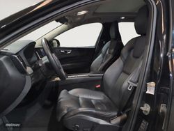 Volvo XC 60 T6 Ultra Dark - Miniatura 9