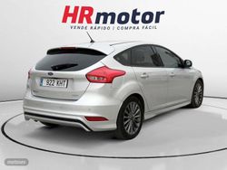 Ford Focus ST-Line R&B - Miniatura 2