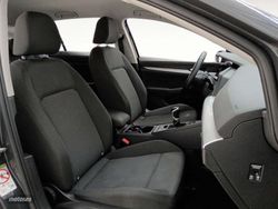 Volkswagen Golf 2.0 TDI - Miniatura 10