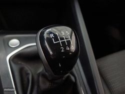 Volkswagen Golf 2.0 TDI - Miniatura 12