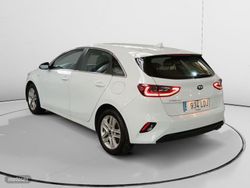 Kia Ceed Drive - Miniatura 4