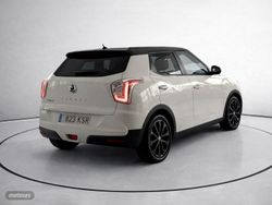 Ssangyong Tivoli Limited 4x2 - Miniatura 2
