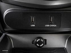 Ssangyong Tivoli Limited 4x2 - Miniatura 20