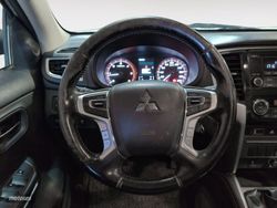 Mitsubishi L 200 220 DI-D Doble Cabina M-Pro 110 kW (150 CV) - Miniatura 9