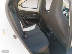Toyota Aygo X Cross 1.0 Play - Miniatura 9