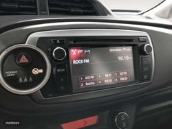 Toyota Yaris 90D City 66 kW (90 CV) - Miniatura 15