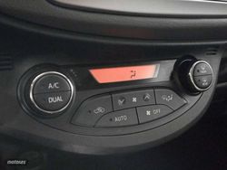 Toyota Yaris 90D City 66 kW (90 CV) - Miniatura 18