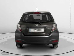 Toyota Yaris 90D City 66 kW (90 CV) - Miniatura 3