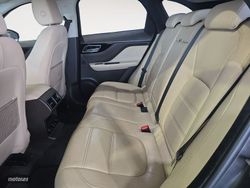 Jaguar F-Pace 2.0L i4D Prestige AWD 132 kW (180 CV) - Miniatura 12