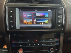 Jaguar F-Pace 2.0L i4D Prestige AWD 132 kW (180 CV) - Miniatura 17