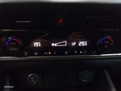 Nissan Qashqai DIG-T 158 mHEV Acenta Xtronic 116 kW (158 CV) - Miniatura 20
