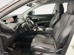 Peugeot 3008 PureTech 130 S&S Allure 96 kW (130 CV) - Miniatura 9