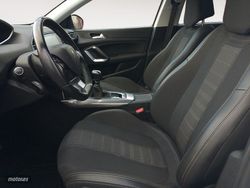 Peugeot 308 PureTech 130 S&S Allure 96 kW (130 CV) - Miniatura 9