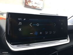 Peugeot 208 PureTech 100 Style 75 kW (100 CV) - Miniatura 21