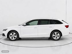Skoda Octavia 1.0 TSI mHEV Ambition DSG 81 kW (110 CV) - Miniatura 6