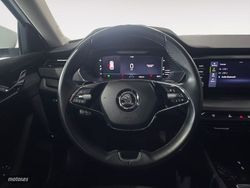 Skoda Octavia 1.0 TSI mHEV Ambition DSG 81 kW (110 CV) - Miniatura 9