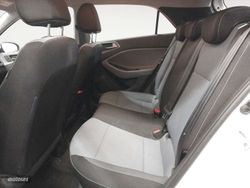 Hyundai i20 1.4 CRDI Link 66 kW (90 CV) - Miniatura 12