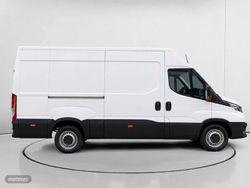 Iveco Daily Furgon 35S 14 V 3520L/H3 100 kW (136 CV) - Miniatura 2
