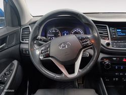 Hyundai Tucson 1.7 CRDI BlueDrive Essence 4x2 85 kW (115 CV) - Miniatura 10