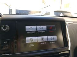 Peugeot 2008 PureTech 110 S&S Allure 81 kW (110 CV) - Miniatura 16