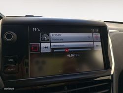 Peugeot 2008 PureTech 110 S&S Allure 81 kW (110 CV) - Miniatura 18