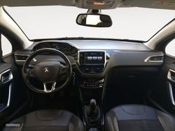 Peugeot 2008 PureTech 110 S&S Allure 81 kW (110 CV) - Miniatura 7