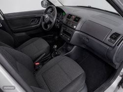 Skoda Fabia 1.6 TDI Young 66 kW (90 CV) - Miniatura 10