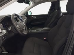 Volvo XC 60 B4 D Momentum Pro Auto 145 kW (197 CV) - Miniatura 11