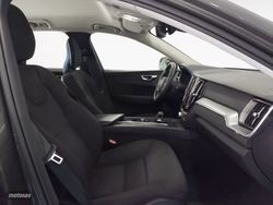Volvo XC 60 B4 D Momentum Pro Auto 145 kW (197 CV) - Miniatura 13