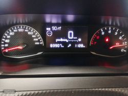 Peugeot 2008 BlueHDi 110 S&S Active 81 kW (110 CV) - Miniatura 16