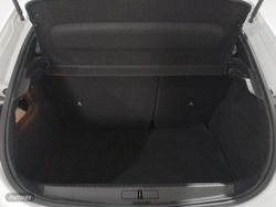 Peugeot 208 BlueHDi 100 Allure 73 kW (100 CV) - Miniatura 13
