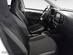 Toyota Aygo X Cross 1.0 VVT-I Undercover CVT 53 kW (72 CV) - Miniatura 10