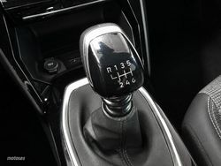 Peugeot 2008 PureTech 100 S&S Allure 75 kW (100 CV) - Miniatura 15