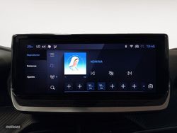 Peugeot 2008 PureTech 100 S&S Allure 75 kW (100 CV) - Miniatura 18