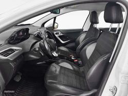 Peugeot 2008 PureTech 110 S&S Allure EAT6 81 kW (110 CV) - Miniatura 11