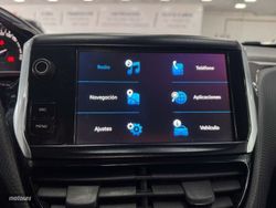 Peugeot 2008 PureTech 110 S&S Allure EAT6 81 kW (110 CV) - Miniatura 17