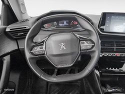 Peugeot 2008 BlueHDi 110 Allure 81 kW (110 CV) - Miniatura 11