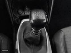 Peugeot 2008 BlueHDi 110 Allure 81 kW (110 CV) - Miniatura 16