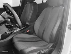 Peugeot 2008 BlueHDi 110 Allure 81 kW (110 CV) - Miniatura 23