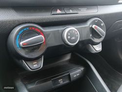 Kia Stonic 1.0 T-GDi MHEV Concept Plus 74 kW (100 CV) - Miniatura 19