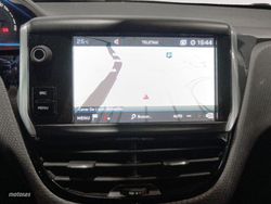 Peugeot 2008 PureTech 110 S&S Allure 81 kW (110 CV) - Miniatura 18