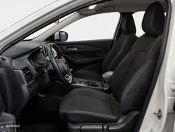 Nissan Qashqai DIG-T 140 mHEV Acenta 4x2 103 kW (140 CV) - Miniatura 10