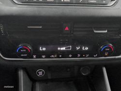Nissan Qashqai DIG-T 140 mHEV Acenta 4x2 103 kW (140 CV) - Miniatura 20