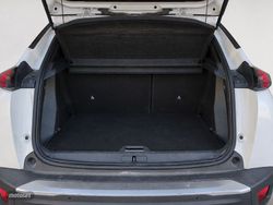 Peugeot 2008 BlueHDi 110 Allure Pack 81 kW (110 CV) - Miniatura 13