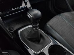 Peugeot 2008 BlueHDi 110 Allure Pack 81 kW (110 CV) - Miniatura 14
