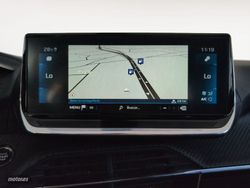 Peugeot 2008 BlueHDi 110 Allure Pack 81 kW (110 CV) - Miniatura 17