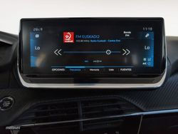 Peugeot 2008 BlueHDi 110 Allure Pack 81 kW (110 CV) - Miniatura 18