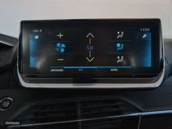 Peugeot 2008 BlueHDi 110 Allure Pack 81 kW (110 CV) - Miniatura 21